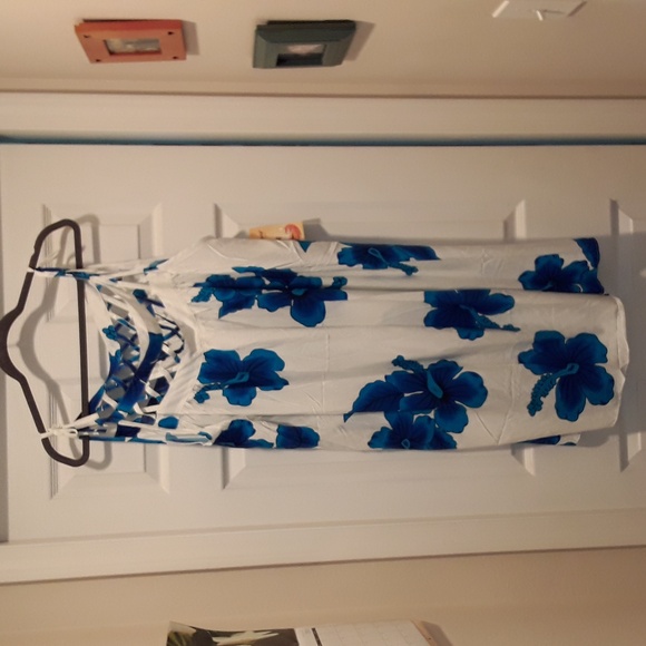 HAWAIIAN DRESS - Picture 1 of 4
